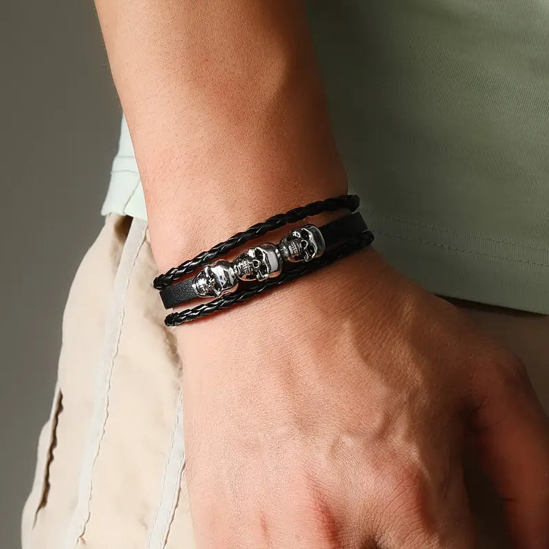 Bransoletka Męska z plecionej skóry z czaszkami „Ravager”